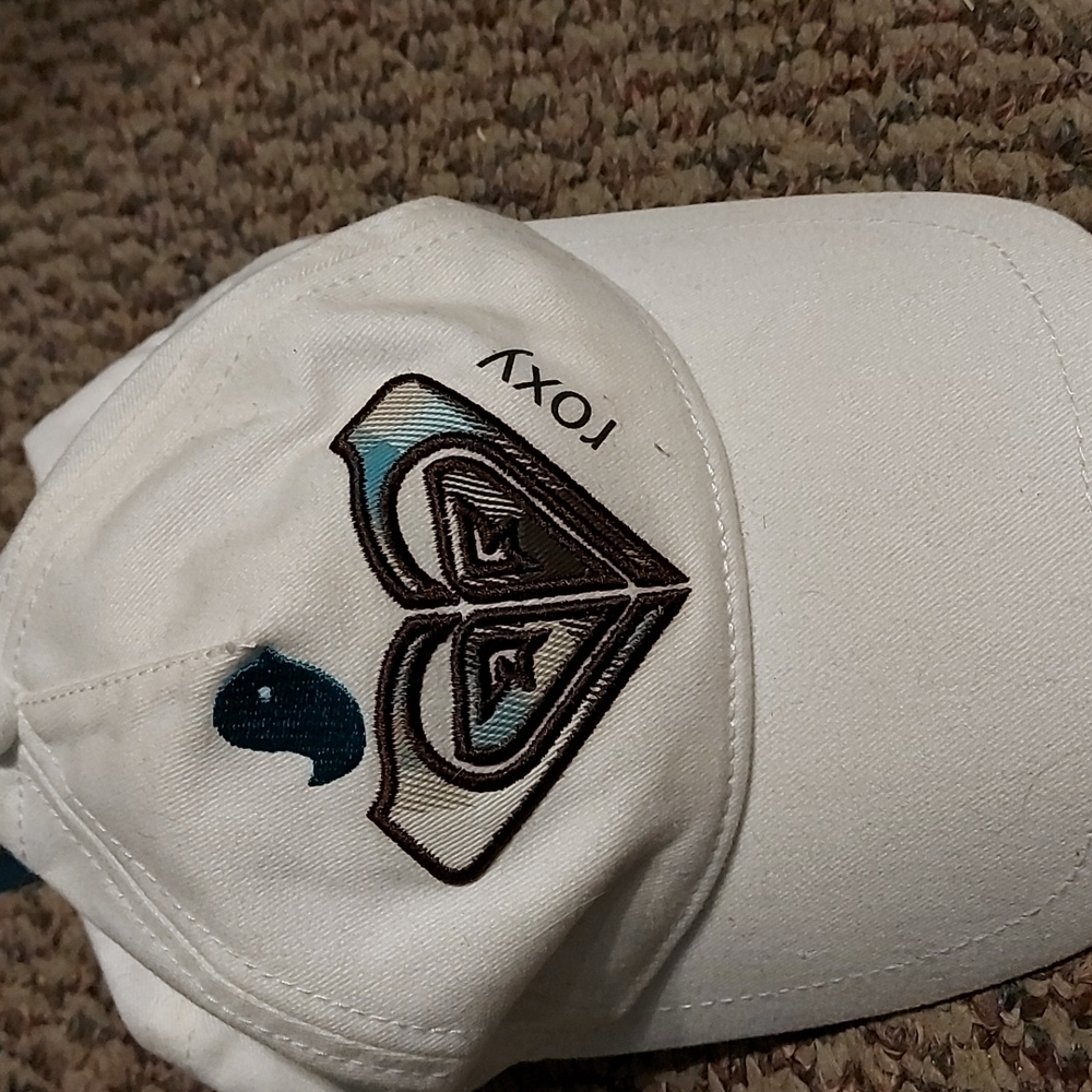 Roxy ball cap